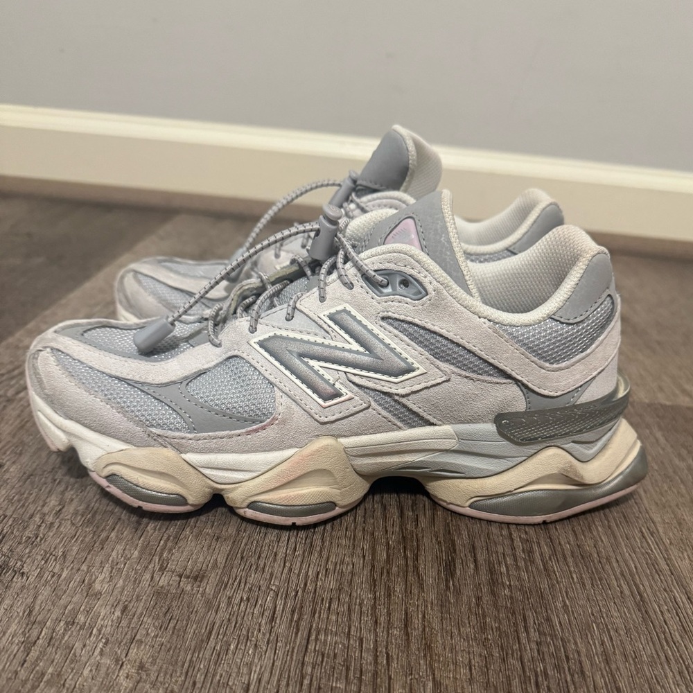 New Balance Women's 9060 Sneaker